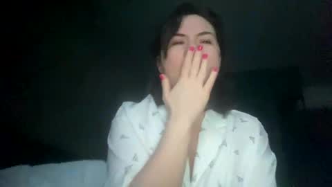 Snapshot of olivepeach chatting on February 2025 05:25:01 AM Oil online show from February 2025 05:25:01 AM