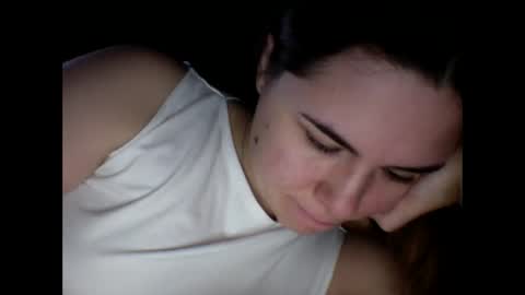 Snapshot of olivepeach chatting on November 2025 09:31:01 AM Oil online show from November 2025 09:31:01 AM