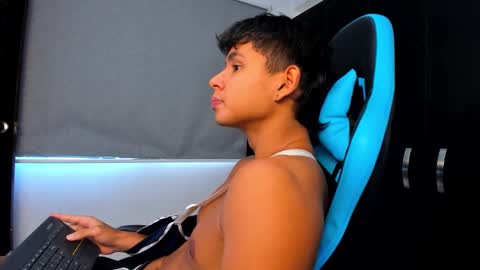 Oliver bray online show from October 2025 06:09:02 PM