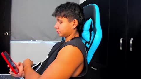 Oliver bray online show from October 2025 06:19:02 PM