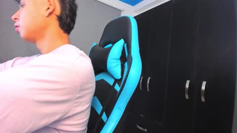 Oliver bray online show from October 2025 11:38:02 PM