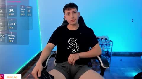 oliveeer online show from September 2025 06:52:02 PM