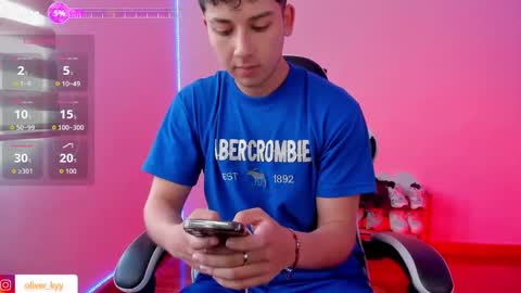 oliveeer online show from October 2025 07:36:02 PM