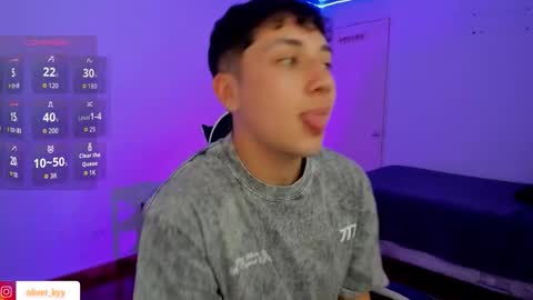 oliveeer online show from November 2025 06:29:01 PM