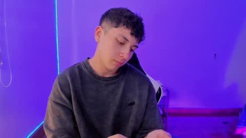 oliveeer online show from December 2025 09:41:02 PM