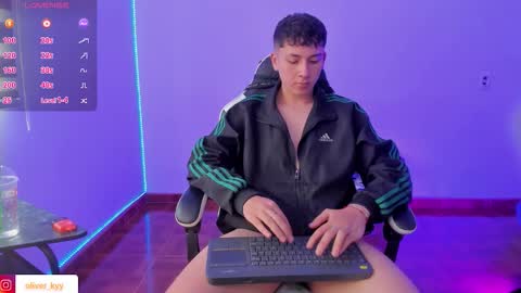 oliveeer online show from December 2025 07:22:01 PM