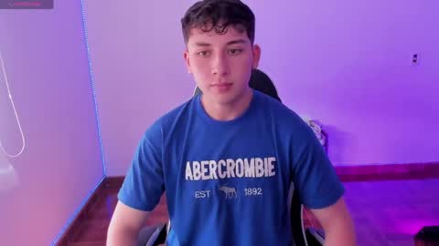 oliveeer online show from April 2026 07:03:01 PM