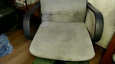 oliver_laid_2023 online show from November 2025 09:53:02 AM