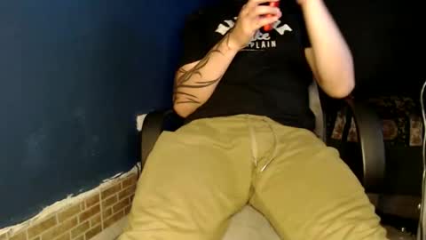 oliver_laid_2023 online show from February 2026 07:45:01 PM