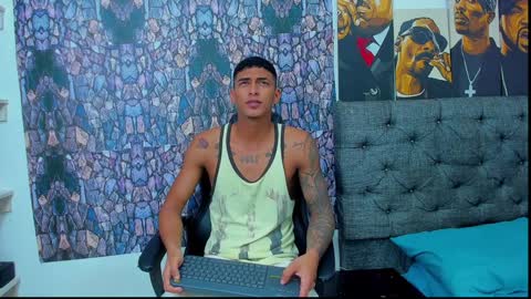 oliver_smith_2 online show from January 2025 09:03:01 PM