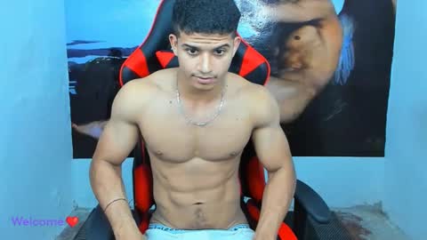 Snapshot of oliver_thompsson chatting on December 2024 05:40:01 PM oliver thompsson online show from December 2024 05:40:01 PM