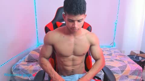 Snapshot of oliver_thompsson chatting on January 2025 05:39:02 PM oliver thompsson online show from January 2025 05:39:02 PM