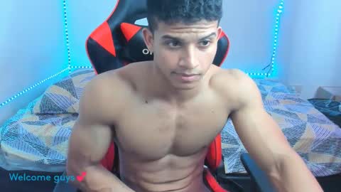 Snapshot of oliver_thompsson chatting on January 2025 08:46:02 PM oliver thompsson online show from January 2025 08:46:02 PM