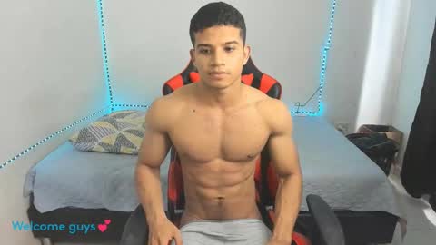 Snapshot of oliver_thompsson chatting on October 2025 03:18:02 PM oliver thompsson online show from October 2025 03:18:02 PM