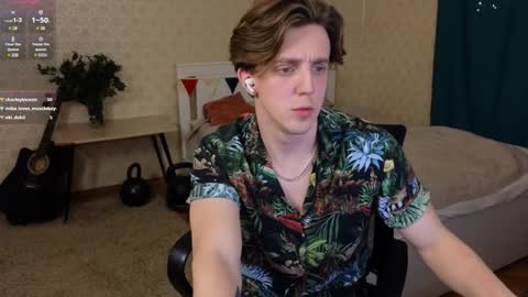 Snapshot of oliver_travis chatting on February 2025 03:01:01 AM Oliver Evans online show from February 2025 03:01:01 AM