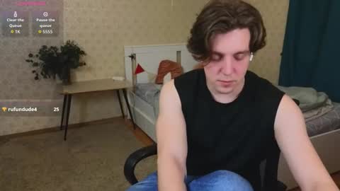 Snapshot of oliver_travis chatting on November 2025 12:22:01 AM Oliver Evans online show from November 2025 12:22:01 AM