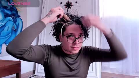 Snapshot of oliver_usher chatting on January 2025 07:41:02 PM Mr Blue Sky online show from January 2025 07:41:02 PM