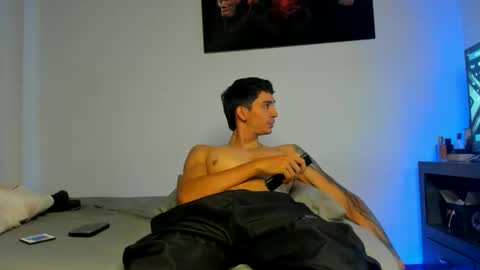 Snapshot of oliverbennet chatting on October 2025 08:20:01 PM Oliver bennet online show from October 2025 08:20:01 PM