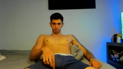 Snapshot of oliverbennet chatting on October 2025 08:07:01 PM Oliver bennet online show from October 2025 08:07:01 PM