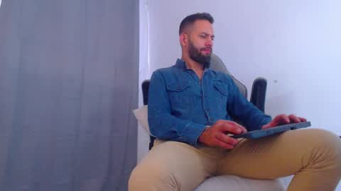 oliver online show from December 2024 07:11:02 PM