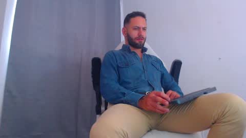 oliver online show from January 2025 08:03:02 PM