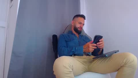 oliver online show from February 2025 08:29:02 PM