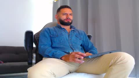 oliver online show from November 2025 02:16:02 PM