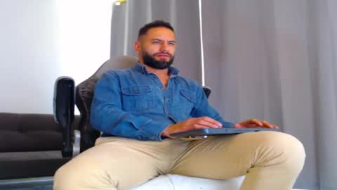 oliver online show from November 2025 06:50:02 PM