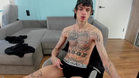 oliverrgroove online show from January 2025 08:20:01 AM