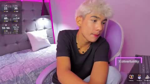 Snapshot of olivertwinky_ chatting on September 2025 04:56:02 AM Oliver online show from September 2025 04:56:02 AM