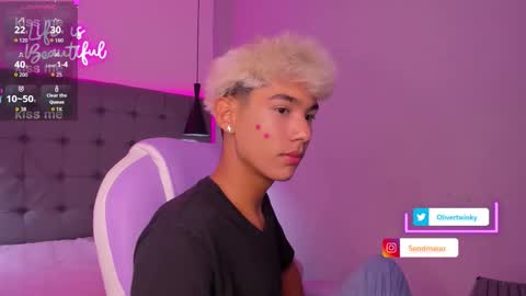 Snapshot of olivertwinky_ chatting on September 2025 01:59:01 PM Oliver online show from September 2025 01:59:01 PM