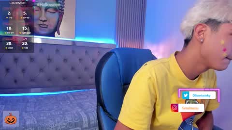 Snapshot of olivertwinky_ chatting on October 2025 02:37:01 PM Oliver online show from October 2025 02:37:01 PM