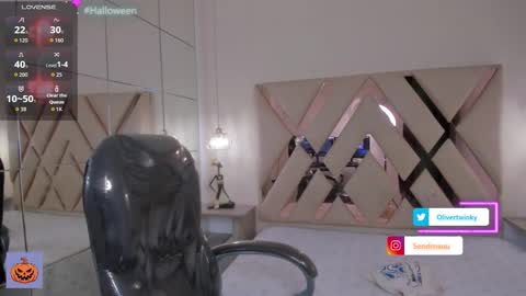 Snapshot of olivertwinky_ chatting on October 2025 01:19:01 PM Oliver online show from October 2025 01:19:01 PM