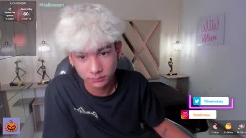 Snapshot of olivertwinky_ chatting on October 2025 04:08:01 PM Oliver online show from October 2025 04:08:01 PM