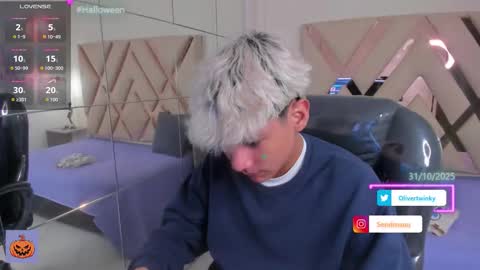 Snapshot of olivertwinky_ chatting on October 2025 01:56:01 PM Oliver online show from October 2025 01:56:01 PM