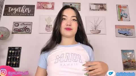 Snapshot of olivia22love chatting on November 2025 12:05:02 PM ..................................... 500 am- 1200 pm GMT-5 online show from November 2025 12:05:02 PM