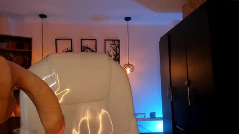 Olivia online show from January 2025 07:00:01 AM