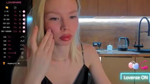 Snapshot of olivia_bells chatting on April 2026 09:37:02 PM Olivia 3 online show from April 2026 09:37:02 PM