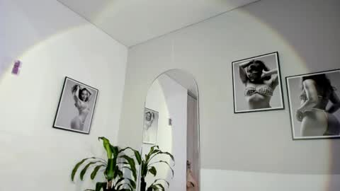 Snapshot of olivia_collisn chatting on May 2026 12:13:02 PM Olivia Collins online show from May 2026 12:13:02 PM