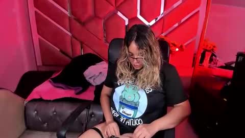 Snapshot of olivia_fox69 chatting on October 2025 03:58:02 AM OLIVIA online show from October 2025 03:58:02 AM