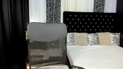 Snapshot of olivia_hotcummer chatting on December 2024 02:33:01 PM olivia_hotcummer online show from December 2024 02:33:01 PM