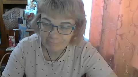 Snapshot of olivia_mia25 chatting on May 2026 05:57:02 AM Olivia Mia online show from May 2026 05:57:02 AM