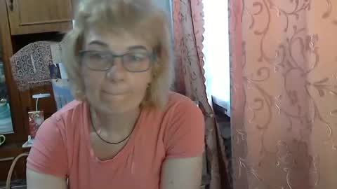 Snapshot of olivia_mia25 chatting on June 2026 06:06:01 AM Olivia Mia online show from June 2026 06:06:01 AM