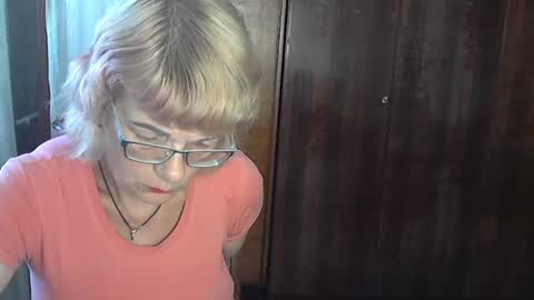 Olivia Mia online show from July 2026 09:49:01 AM