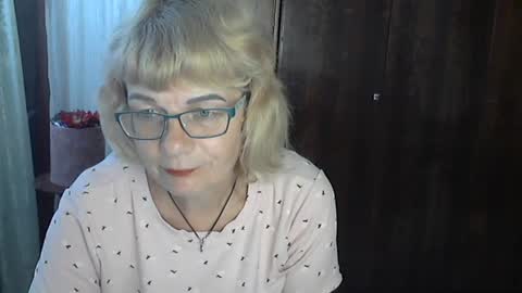Olivia Mia online show from July 2026 01:10:02 PM