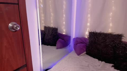 Snapshot of olivia_morryss chatting on April 2026 10:32:01 PM IG Im Oliviamorrys X OliviaMorrys online show from April 2026 10:32:01 PM