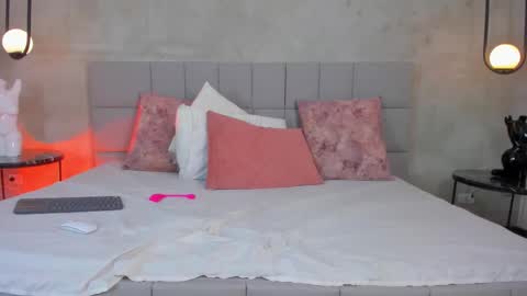 Snapshot of olivia_sinclair chatting on March 2026 02:01:02 PM Olivia online show from March 2026 02:01:02 PM