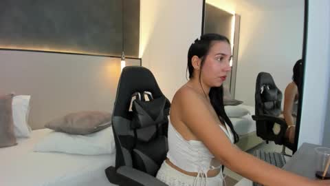 olivia_willoow online show from October 2025 08:29:01 PM