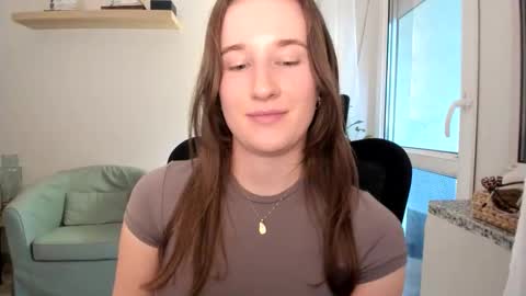 Oliwiaa2004 online show from September 2025 01:34:01 PM