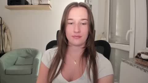 Oliwiaa2004 online show from December 2025 08:47:02 PM